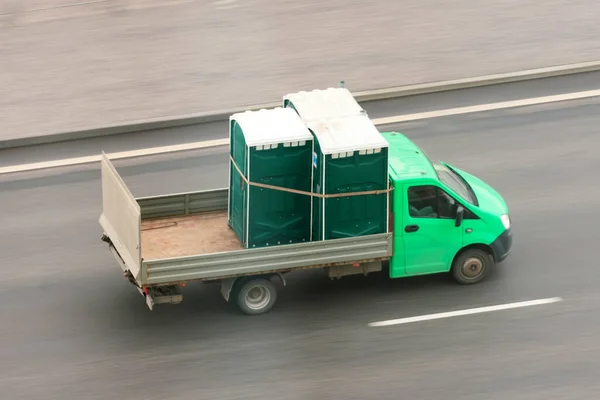 Kleine Vrachtwagen Vervoert Toiletten Toiletten Droge Kast Toilet Cabine — Stockfoto