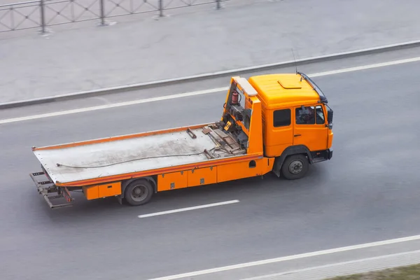 Lege Sleepwagen Rijdt Snelweg — Stockfoto