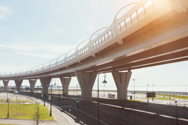 Köprünün altından otoyol viyadük manzarasına dön.