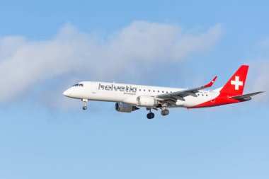 Helvetic Havayolları Embraer 190. Almanya, Frankfurt ana havaalanı. 14 Aralık 2019.