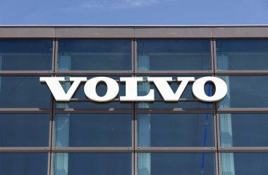 Amsterdam, Hollanda-26 Haziran 2018: Amsterdam'da Hollanda bina Volvo