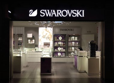 Amsterdam, Hollanda, 19 Ekim 2018: Swarovski mağazasında Amsterdam, Hollanda