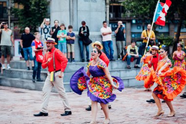 Belgrade, Sırbistan - 4 Temmuz, 2017 - Belgrad Ödülü 2017 Uluslararası Halk dansları ve müzik festivali