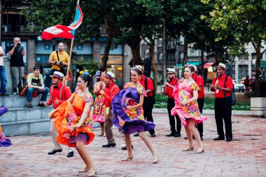 Belgrade, Sırbistan - 4 Temmuz, 2017 - Belgrad Ödülü 2017 Uluslararası Halk dansları ve müzik festivali