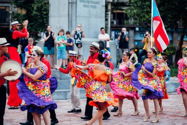 Belgrade, Sırbistan - 4 Temmuz, 2017 - Belgrad Ödülü 2017 Uluslararası Halk dansları ve müzik festivali