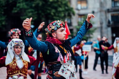 Belgrade, Sırbistan - 4 Temmuz, 2017 - Belgrad Ödülü 2017 Uluslararası Halk dansları ve müzik festivali