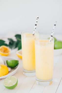 Yoğurtlu limon güler yüzlü