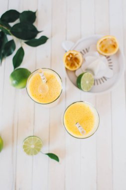 Genel gider görüntüleyin yoğurtlu limon güler yüzlü