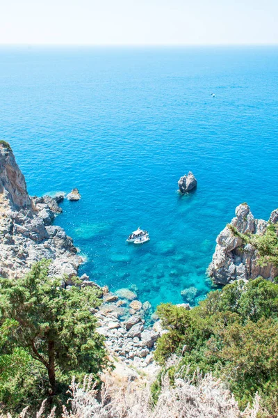 Vackra Seascape Med Turkos Rent Vatten Och Klippiga Bergen Soliga — Stockfoto