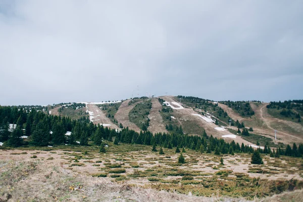 Foto Van Het Mooie Landschap Met Rotsachtige Berg Met Sneeuw — Stockfoto