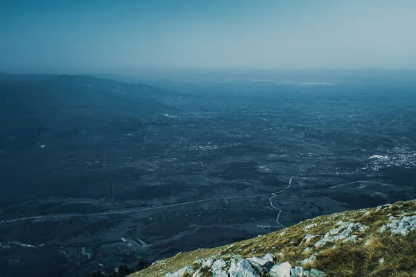 Kayalık Dağ Ile Güzel Manzara Fotoğrafı — Stok fotoğraf