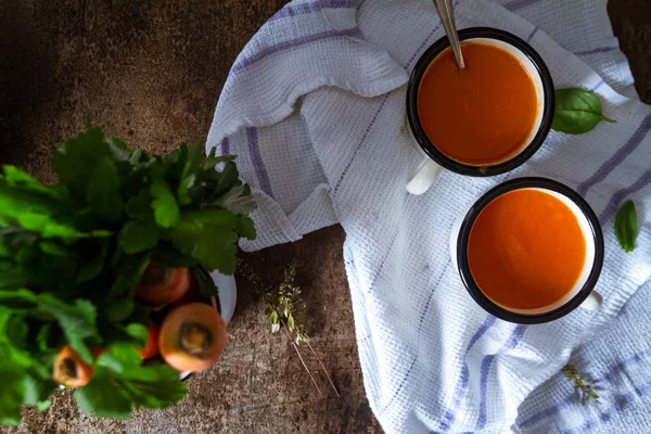 Close Photo Homemade Healthy Carrot Soup White Mugs Table — Stock Photo, Image