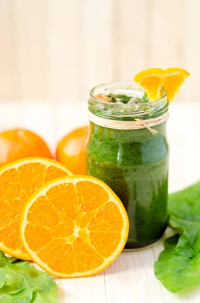 Batido Verde Saludable Con Espinacas Kiwi Naranja Frasco Retro Sobre —  Fotos de Stock