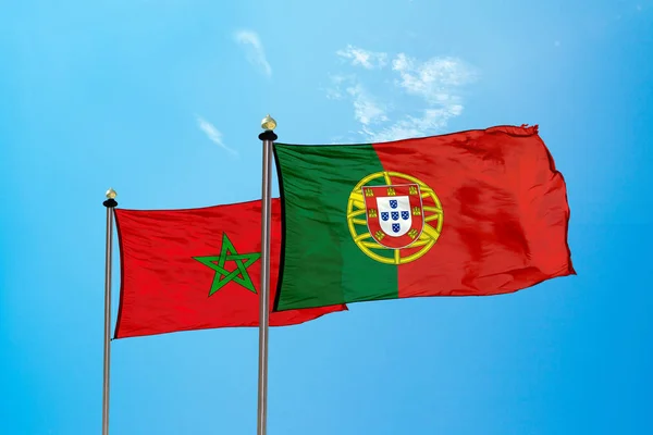 Portugal Gegen Marokko Flagge Auf Dem Mast — Stockfoto