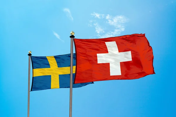 Флаг Швеции Швейцарии Мачте — стоковое фото