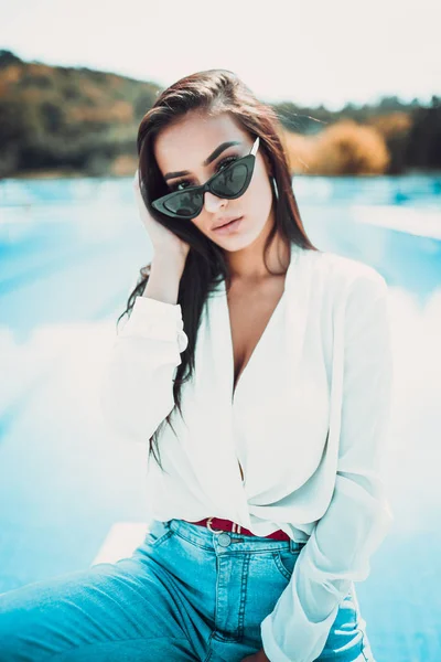 Portrait Young Beautiful Woman Posing Swimming Pool — Stock Photo, Image