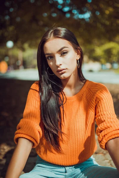 Portrait Beautiful Young Girl Wearing Autumn Clothes — Stock Photo, Image