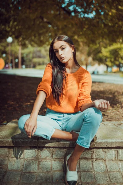 Portrait Beautiful Young Girl Wearing Autumn Clothes — Stock Photo, Image