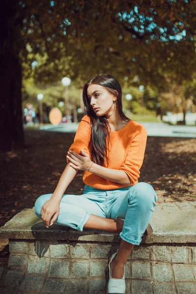 Portrait Beautiful Young Girl Wearing Autumn Clothes — Stock Photo, Image