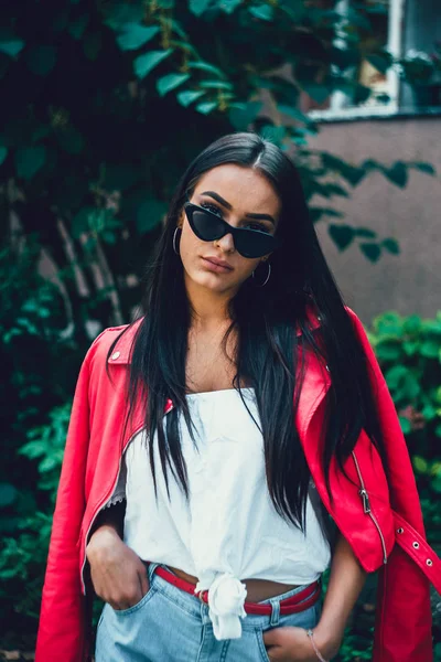 Glamour Portrait Young Beautiful Woman Wearing Red Leather Jacket — Stock Photo, Image