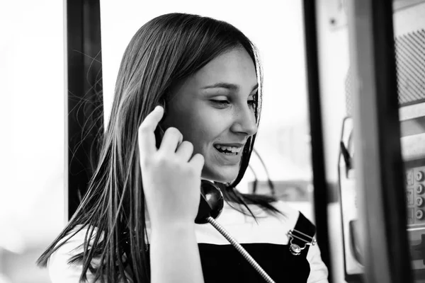 Attractive Woman Making Public Telephone Call Phone Booth — Stock Photo, Image