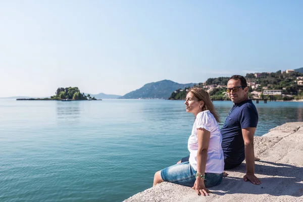 Woman Man Tourists Relaxing Pier Greece — Stock Photo, Image