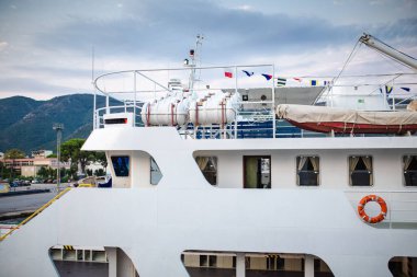 Büyük yolcu gemisi nin güvertesinden bir görünüm