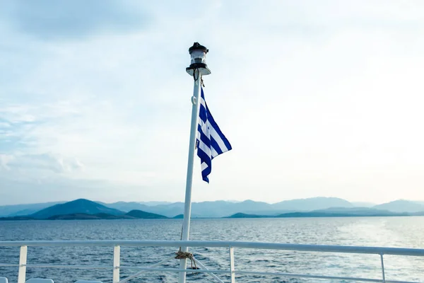 Bandera Griega Sobre Mar —  Fotos de Stock