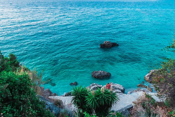 希腊莱夫卡达的波尔图卡齐基海滩光滑的碧绿海水 爱奥尼亚群岛 — 图库照片