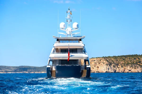 Yacht Luxe Face Arrière — Photo