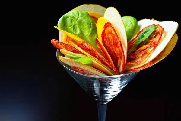 Sallad Cocktail Från Grönsaker Och Chips Ett Glas — Stockfoto