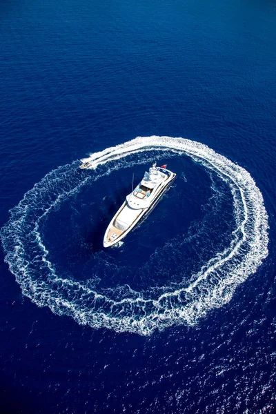 Blick Von Oben Auf Speedjacht Auf Dem Meer Rund Luxusjacht — Stockfoto