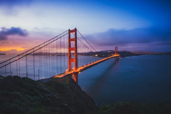 Мост Золотые Ворота на рассвете — стоковое фото