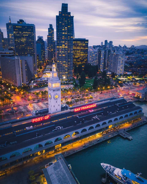 Вид с воздуха на Сан-Франциско ночью — стоковое фото