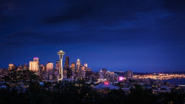 Alacakaranlıkta, Washington, ABD Seattle manzarası