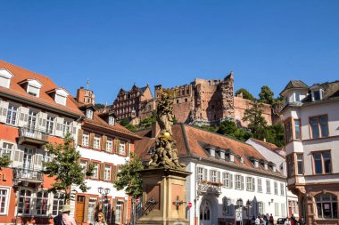 Almanya - Heidelberg, Almanya 'da Neckar eyaletinde yer alan bir şehirdir. Heidelberg Ren Vadisi 'nde.