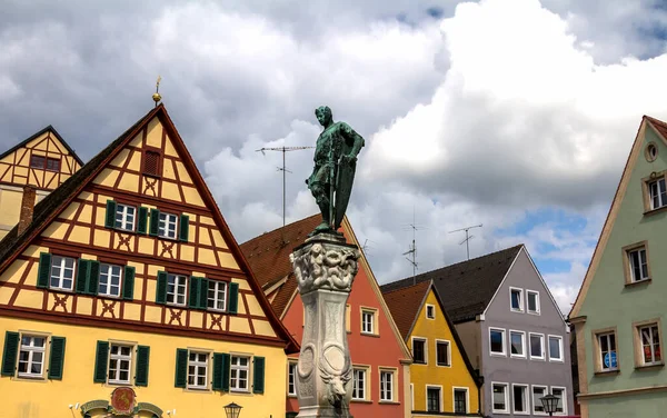 Weissenburg Németország Városi Tér Emlékművel Hagyományos Házakkal Gyönyörű Bajor Városban — Stock Fotó