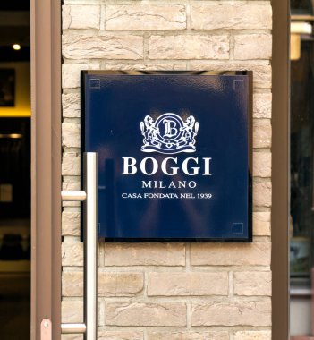 Ingolstadt, Almanya: Boggi mağazası. Boggi Milano, 1939 yılında kurulan İtalyan erkek giyim markası. 2003 yılında şirket moda endüstrisi girişimcileri Zaccardi ve Brianza tarafından satın alındı.