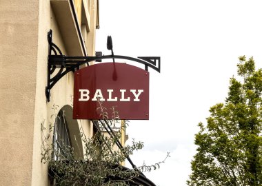 Ingolstadt, Almanya: Bally mağaza çıkışı. Bally, ayakkabı, aksesuar ve el çantası üreten İsviçre merkezli lüks mal markası.