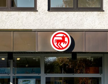 Nurnberg, Almanya, Nurnberg 'deki Rossmann mağazası. Rossmann Almanya 'nın en büyük ikinci eczane zinciri (dm-drogerie markt' tan sonra) olup, diğer 3,600 mağazası Avrupa 'da bulunmaktadır..