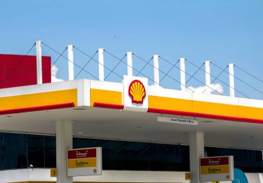Amblem Shell Petrol Şirketi, Ankara, Türkiye. Shell Oil Company, çok uluslu bir petrol şirketi olan Royal Dutch Shell 'in ABD merkezli yan kuruluşu..