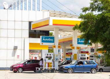 Ankara: Shell Oil - Otogaz İstasyonu. Shell Oil Company, çok uluslu bir petrol şirketi olan Royal Dutch Shell 'in ABD merkezli yan kuruluşu..