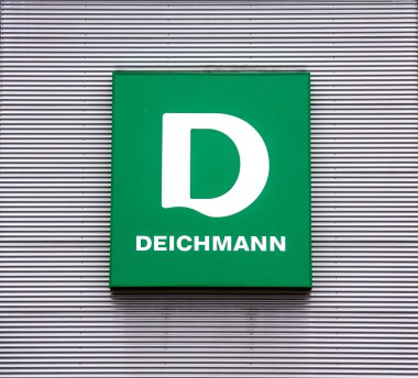 Schwabach, Almanya: duvarda Deichmann logosu. Deichmann büyük bir Alman ayakkabısı ve spor giyim mağaza zinciri.