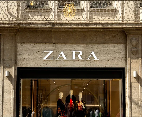 Μόναχο Γερμανία Zara Υπογράψει Στη Μαδρίτη Zara Είναι Ισπανική Ρούχα — Φωτογραφία Αρχείου