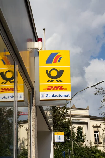 Weißenburg Bayern Postbank Und Dhl Serviceschild Einem Gebäude — Stockfoto