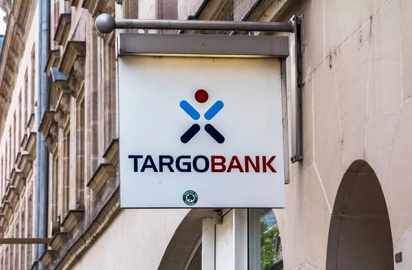 第四に ドイツ ターゴ銀行支店のロゴ タルゴバンク ドイツ語 Targobank 旧シティバンク ドイツの商業銀行である — ストック写真