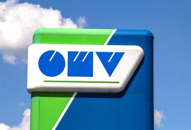 Nurnberg, Almanya: OMV benzin dolum istasyonu. OMV 1956 yılında kuruldu ve Avusturya 'nın en büyük petrol sanayi şirketidir.