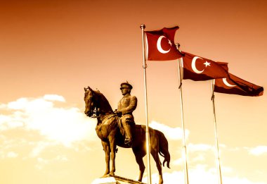 Çağdaş Türkiye 'nin kurucusu Atatürk Heykeli, başkent Ankara, Ulus Meydanı