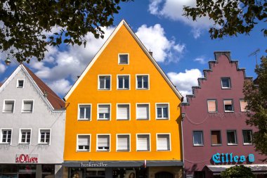Freystadt / GERMANY - 1 Mayıs 2019: Alman kasabasının geleneksel evleri, Freystadt, Bavyera
