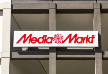 Der Oberpfalz, Neumarkt 'taki Media Markt mağazası. Mediamarkt, birçok dalı olan tüketici elektroniği satan bir Alman mağaza zinciri..